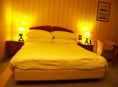 room bed big